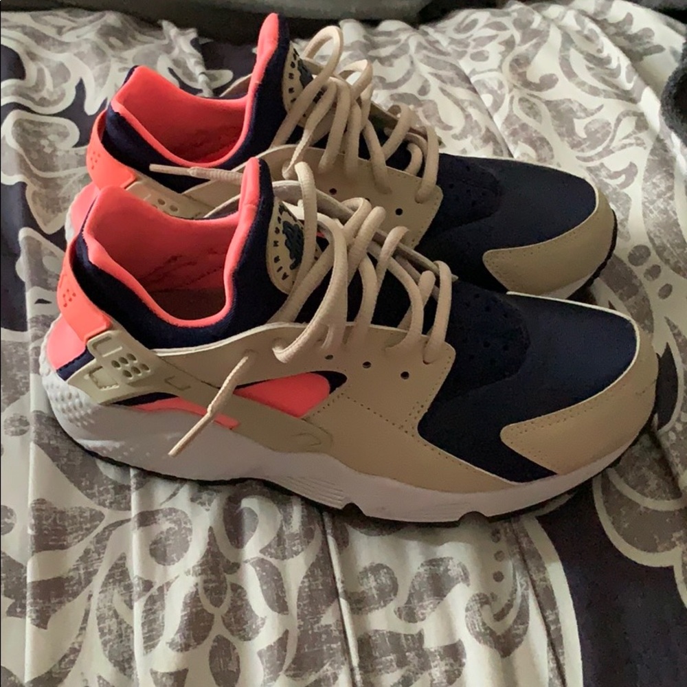 Nike Huarache - Picture 1 of 3